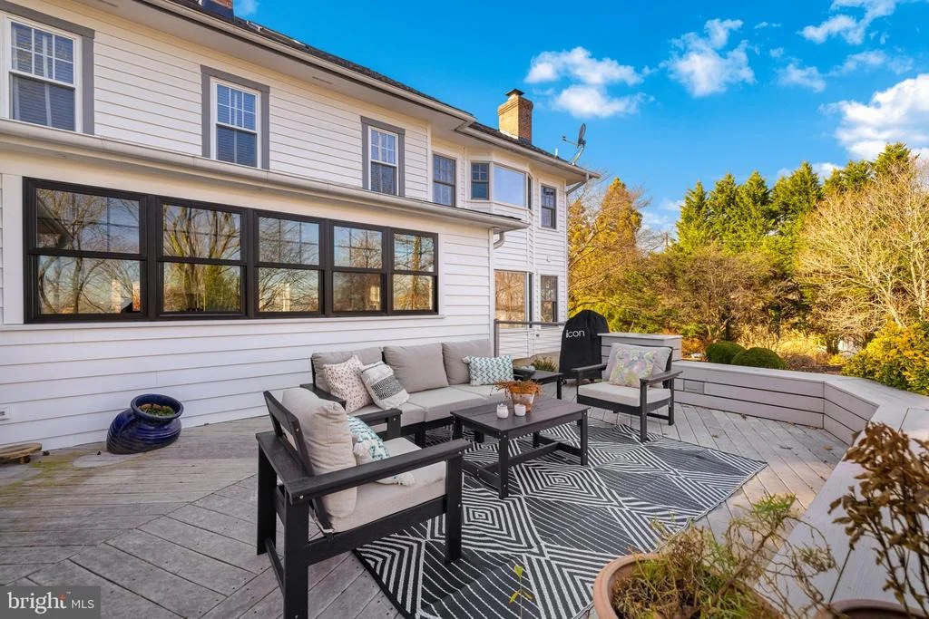 Photo of 1138 MAYO ROAD