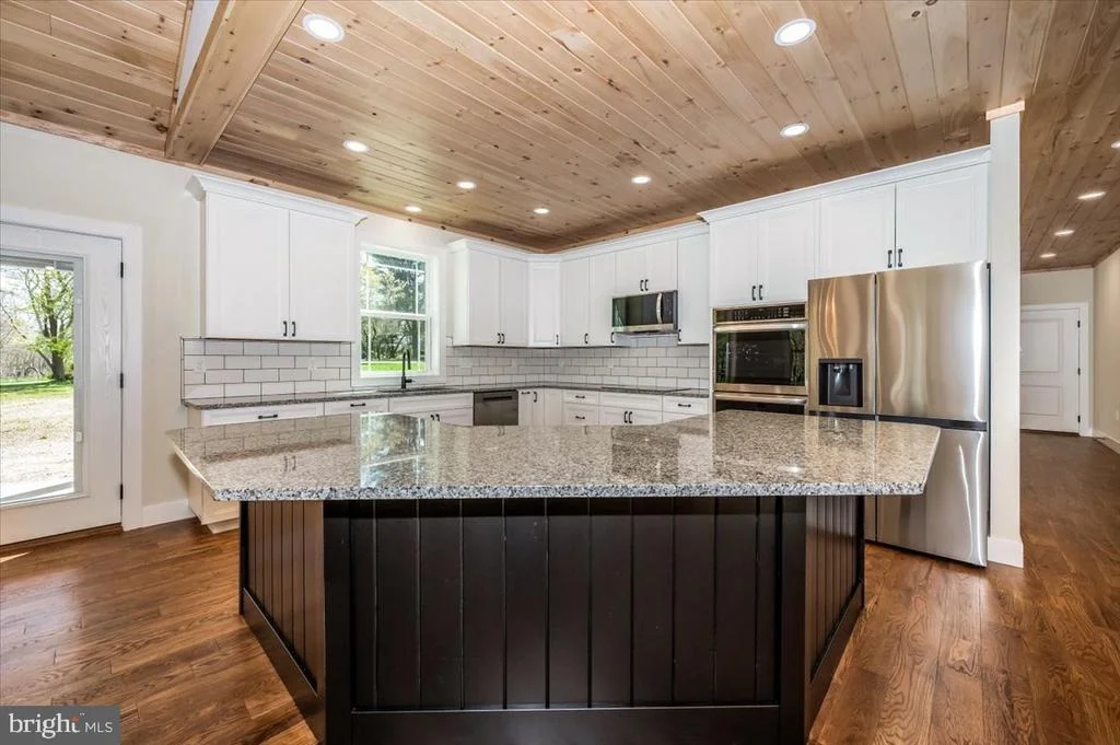 Photo of 460 SHADE TREE LANE