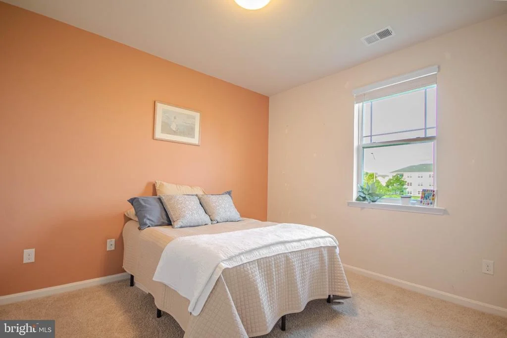 Photo of 406 TWIN CREEKS DRIVE