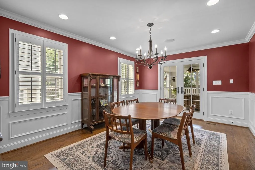 Photo of 710 WOODSIDE PARKWAY