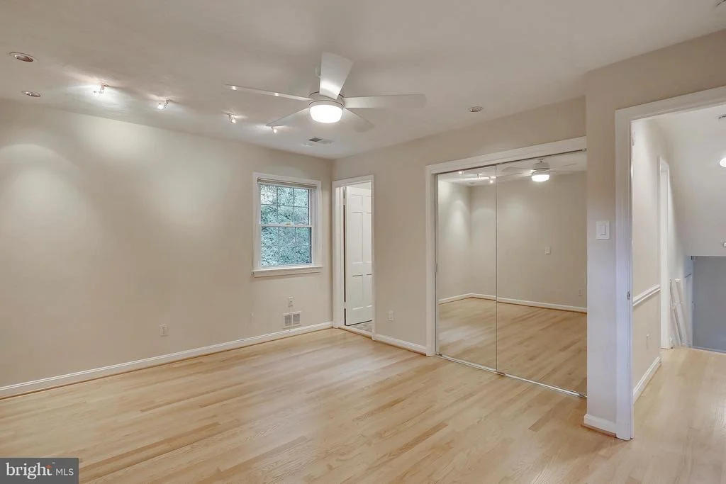 Photo of 2124 EDGEWATER PARKWAY