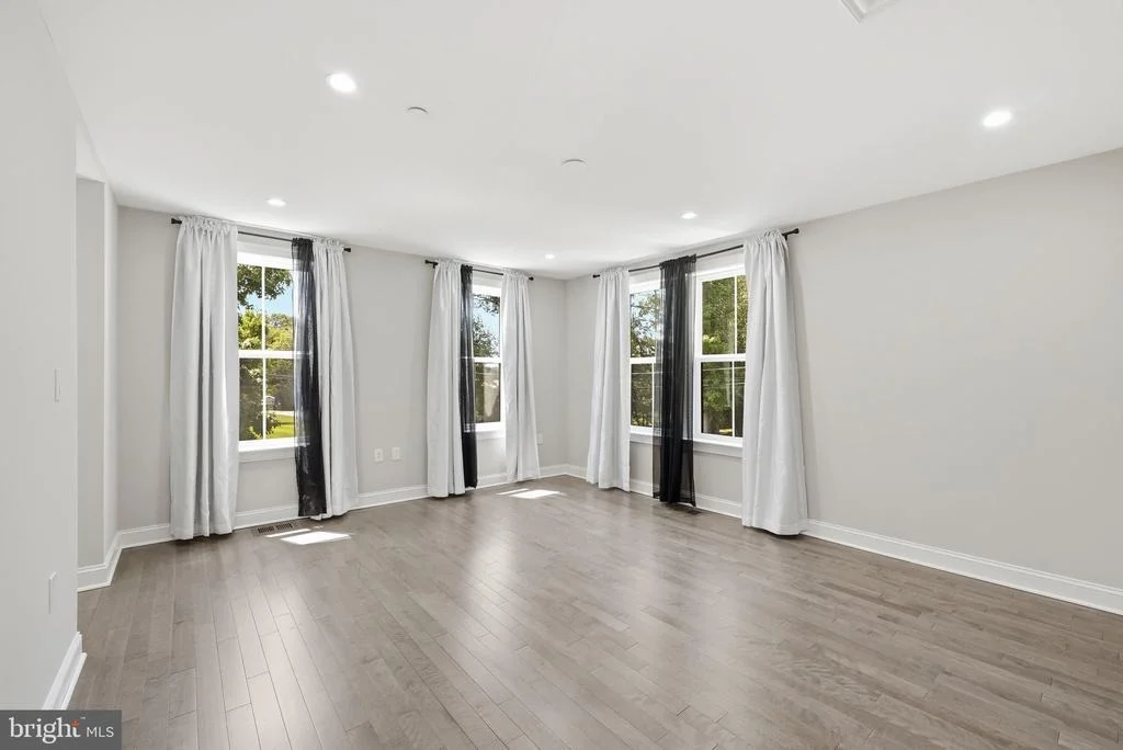 Photo of 1211 LINTON LANE