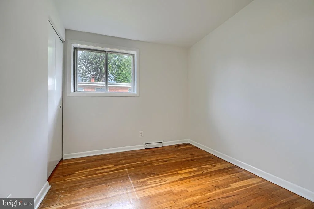 Photo of 2421 FOREST GREEN ROAD