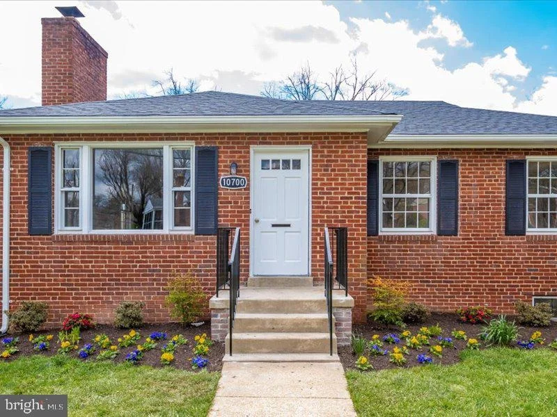 Photo of 10700 JAMAICA DRIVE