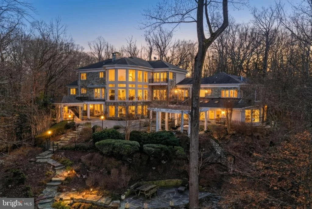 Photo of 658 LIVE OAK DRIVE