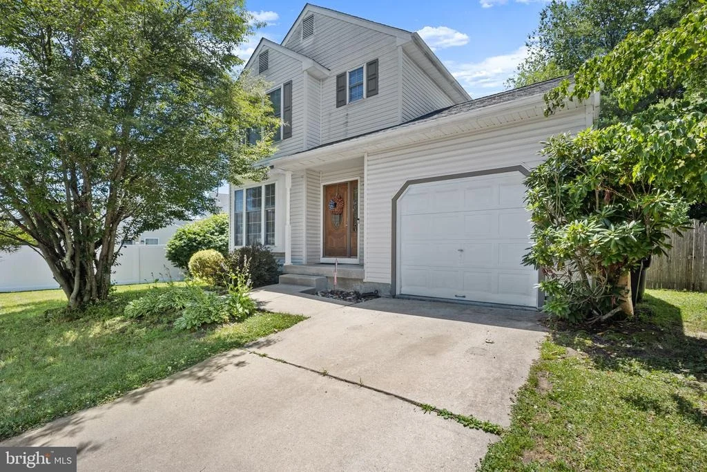 Photo of 64 OAKTON DRIVE
