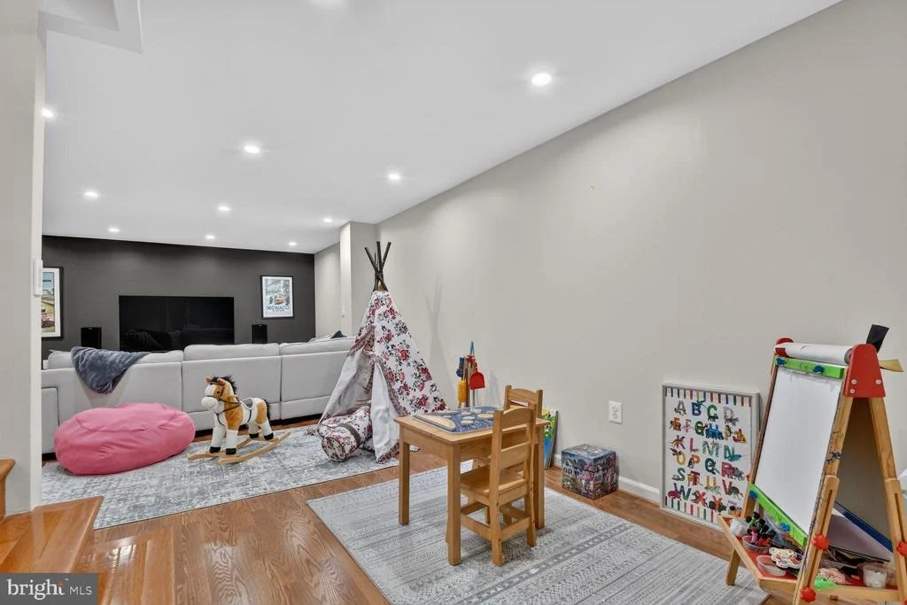 Photo of 9 RICHVIEW COURT