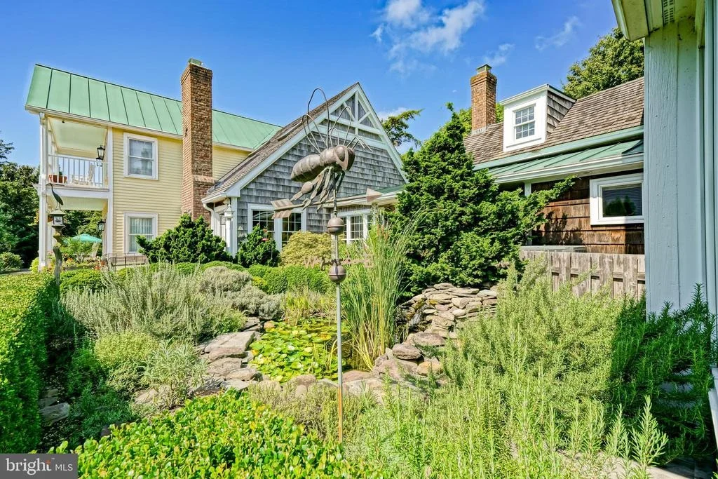 Photo of 558 PILOTTOWN ROAD