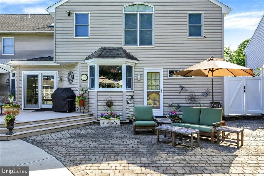 Photo of 225 LOGAN AVENUE