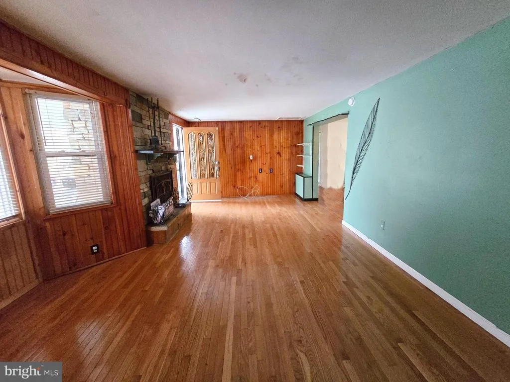 Photo of 6509 KENWOOD DRIVE