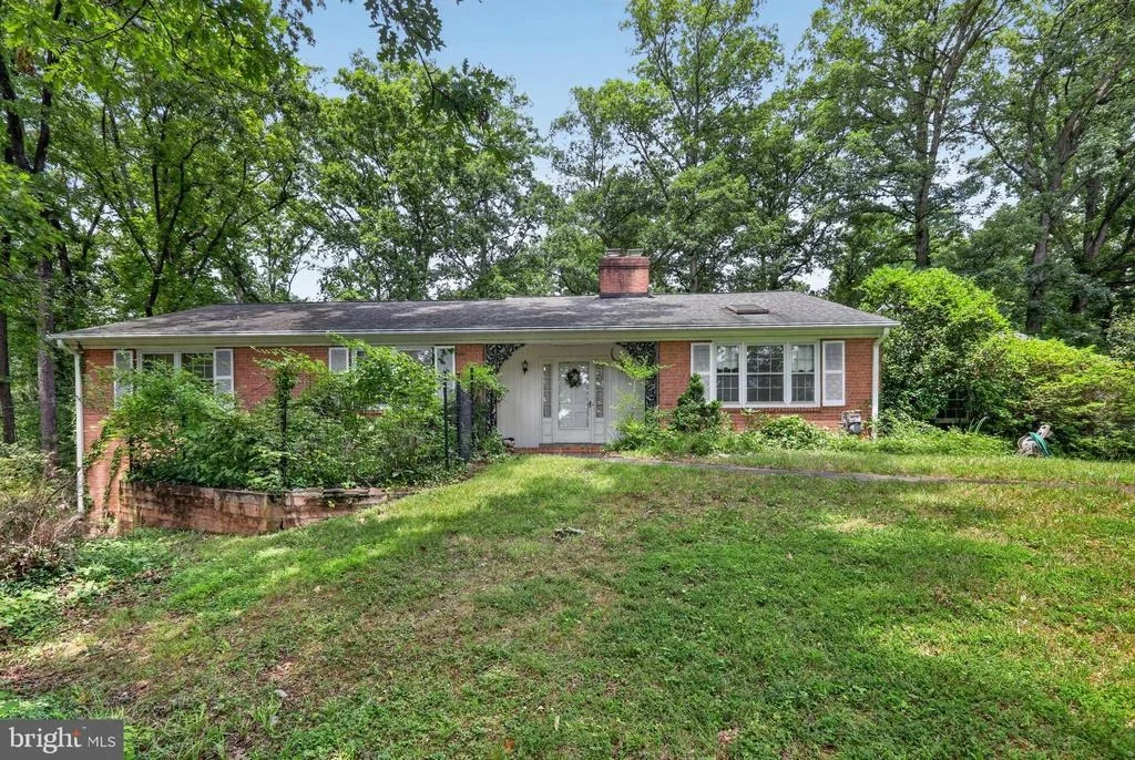 Photo of 10600 GREENACRES DRIVE