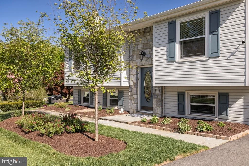 Photo of 9767 TURNBUCKLE DRIVE