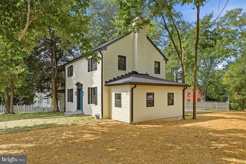 Photo of 9424 COLESVILLE ROAD