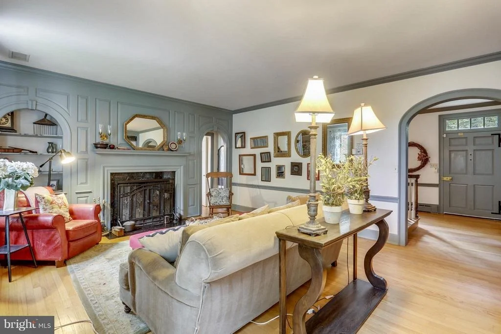 Photo of 17415 BATCHELLORS FOREST ROAD