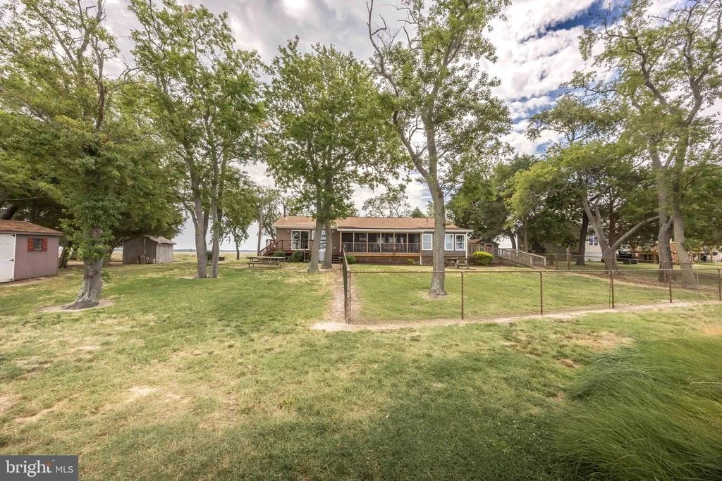 Photo of 7940 RIVERVIEW ROAD
