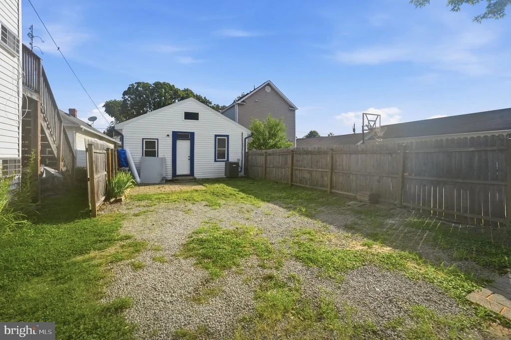 Photo of 320 3RD AVENUE