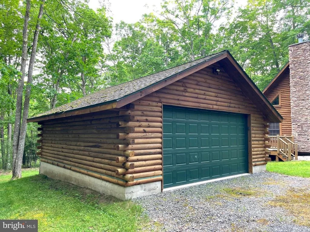 Photo of 185 HIDDEN VALLEY LANE