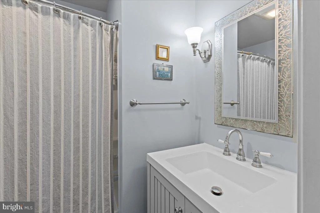 Photo of 32 BUCKINGHAM DRIVE