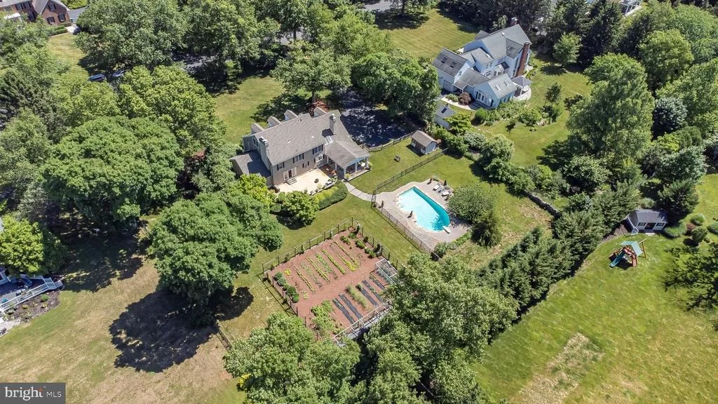 Photo of 24 MEADOW LANE