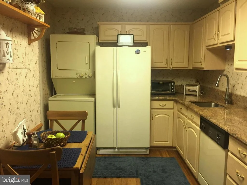 Photo of Unit 2802 at 15107 INTERLACHEN DRIVE