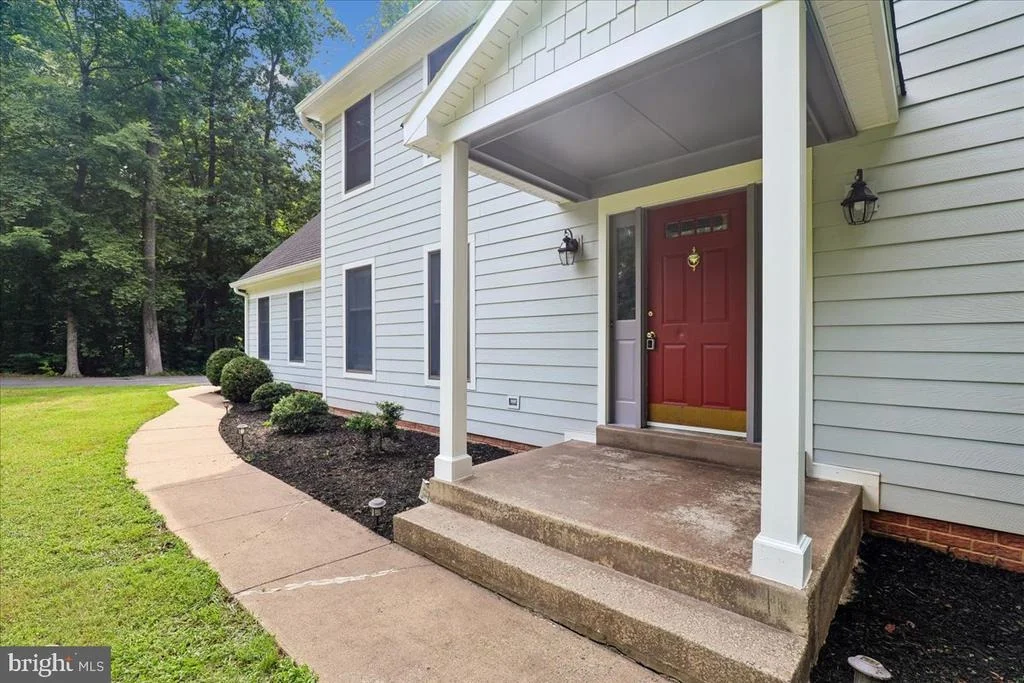 Photo of 8253 HONEYSUCKLE ROAD