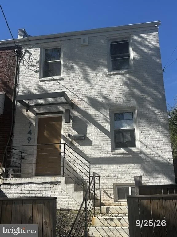 Photo of 749 ADRIAN STREET SE