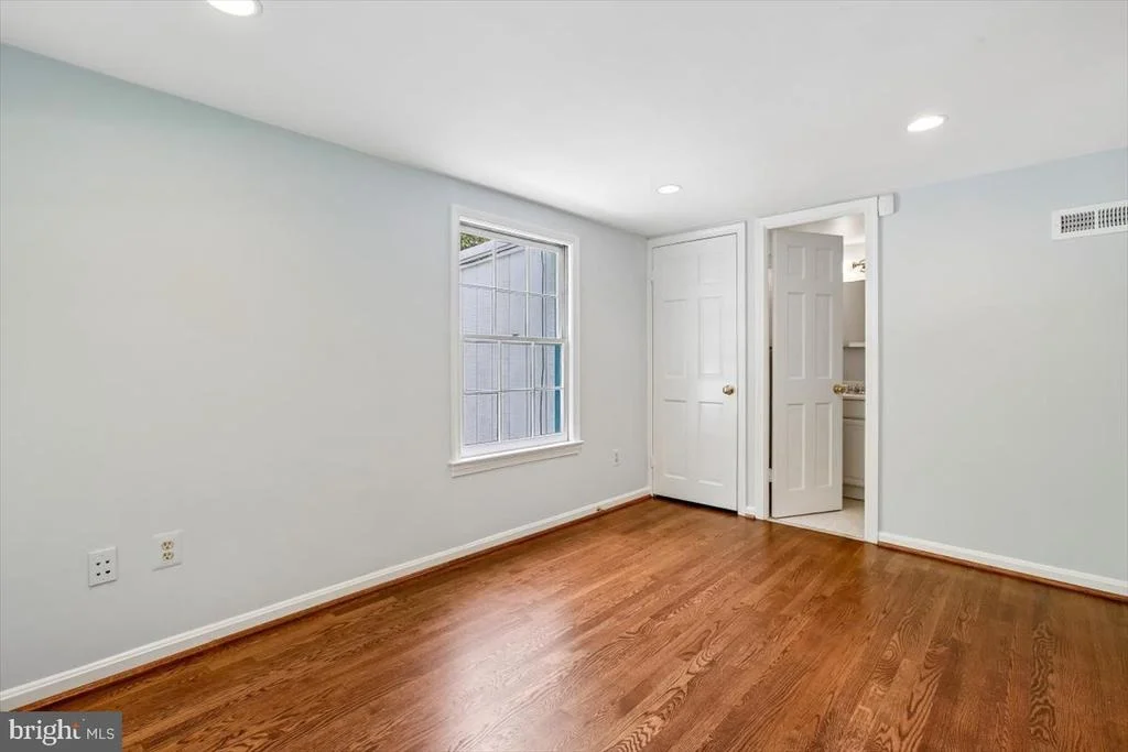 Photo of 7505 GLENDALE ROAD