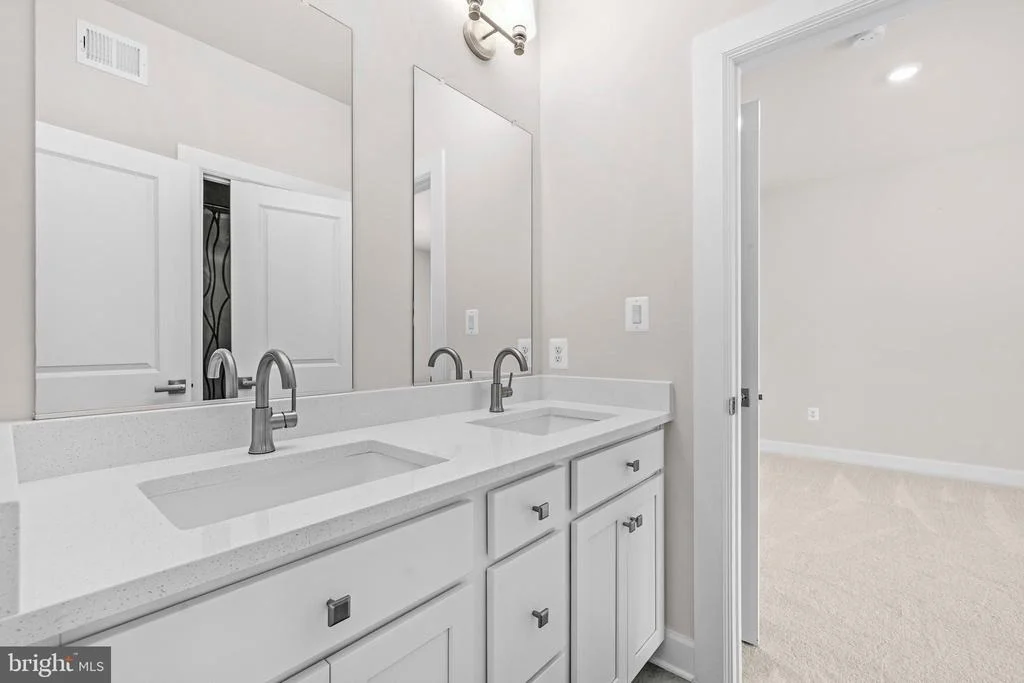 Photo of 15503 TWIN RIVER CIR
