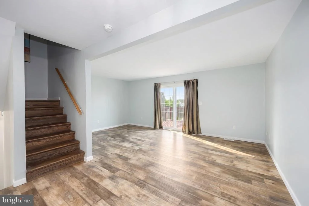Photo of 24 SQUIRE CIRCLE