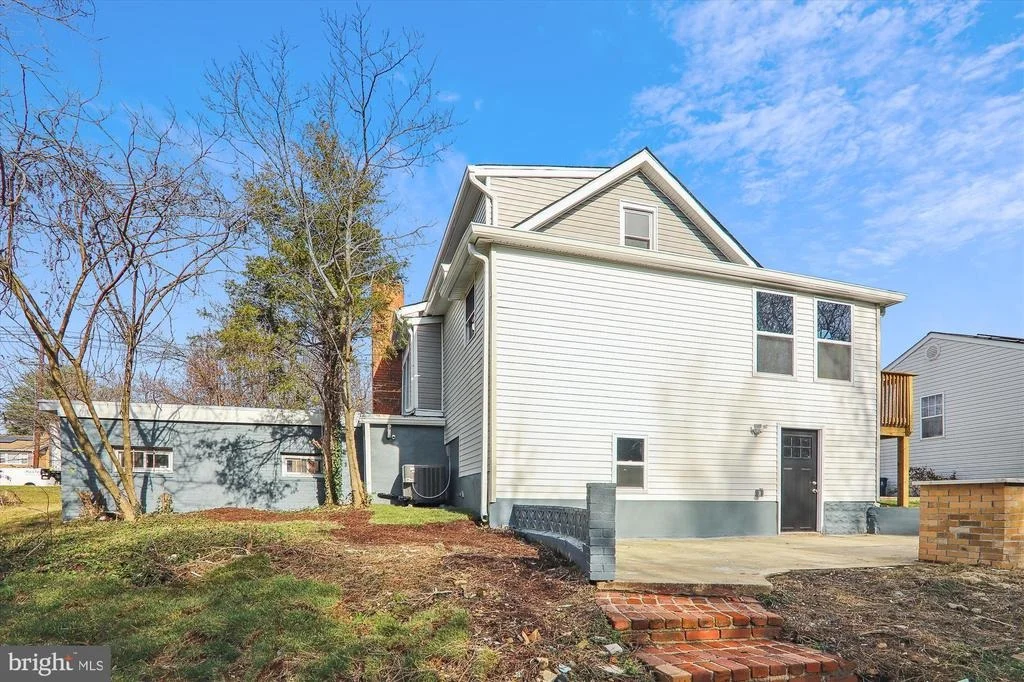 Photo of 7901 DARCY ROAD