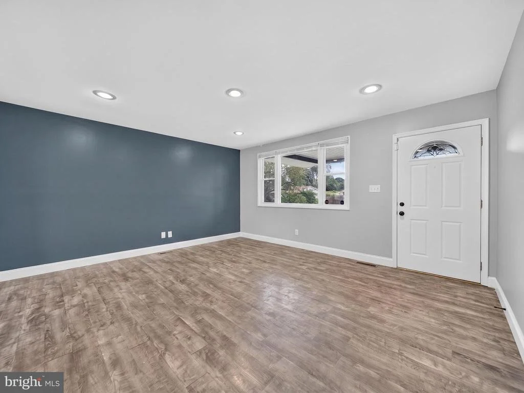 Photo of 504 HAMLEN ROAD