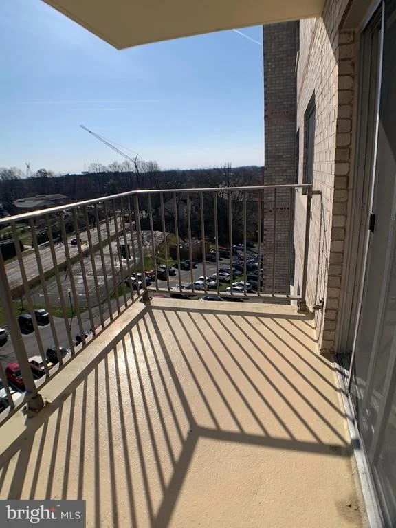 Photo of Unit 919A at 1111 UNIVERSITY BOULEVARD W