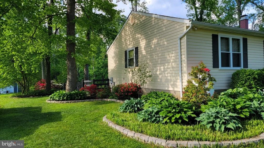Photo of 4296 WOLF HILL DRIVE
