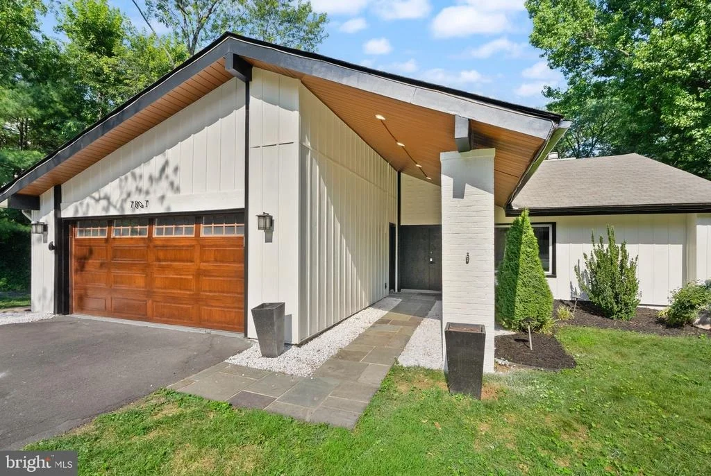 Photo of 7807 MULBERRY BOTTOM LANE
