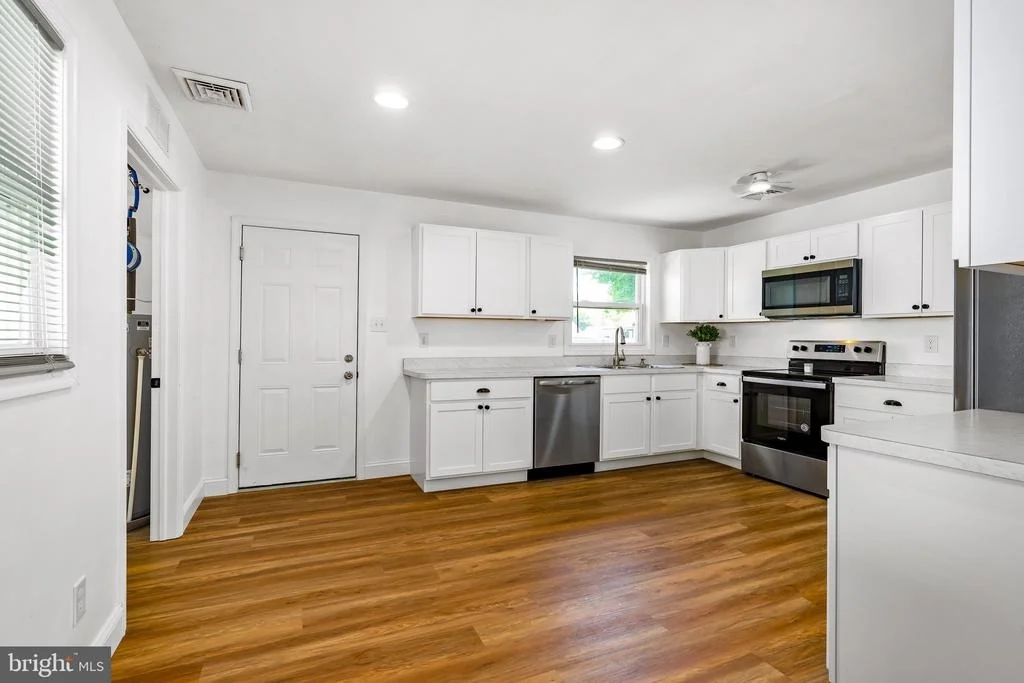 Photo of 9 LEEDOM ROAD