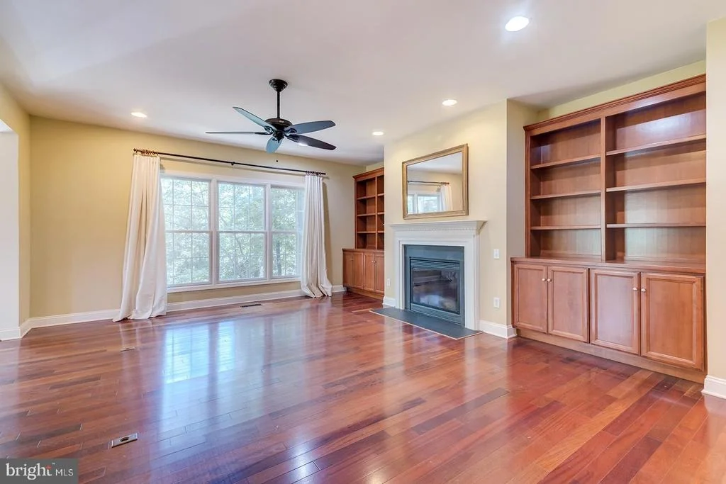 Photo of 142 W SHORE DRIVE