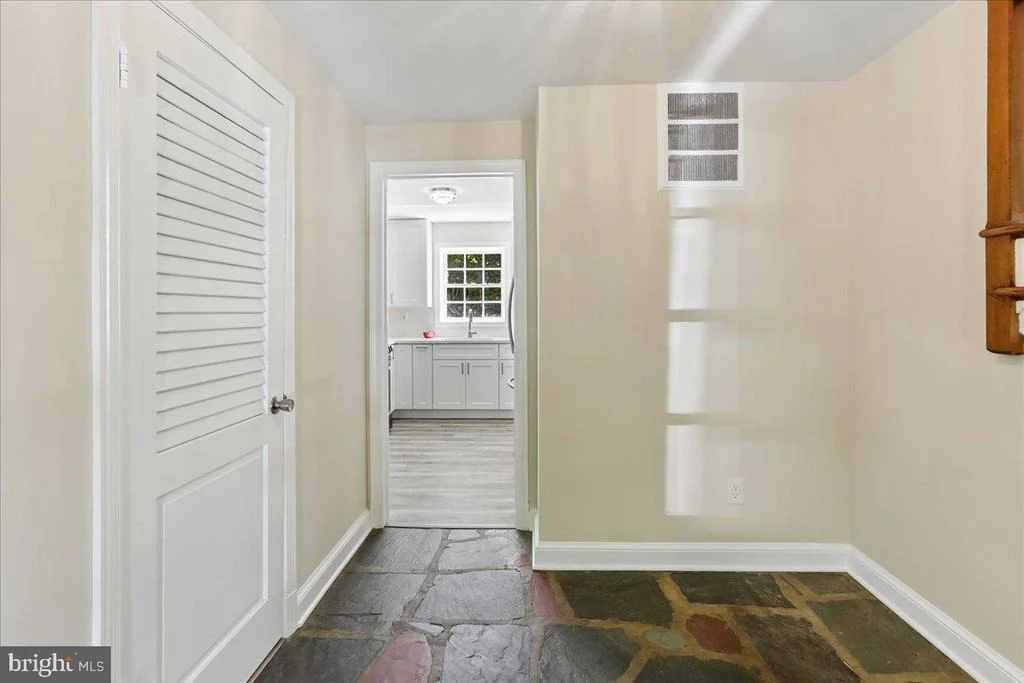 Photo of 12811 LACY DRIVE