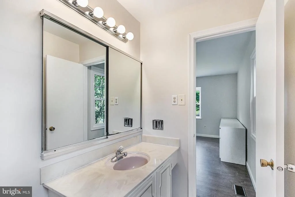 Photo of 2808 VILLAGE LANE