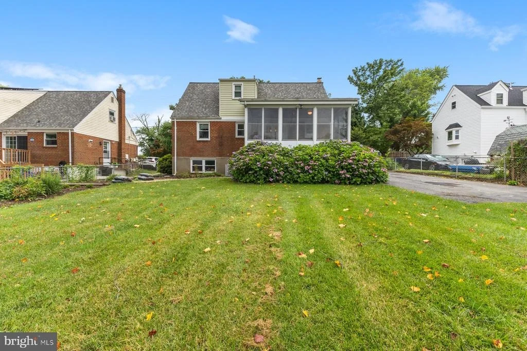 Photo of 12703 BLUHILL ROAD