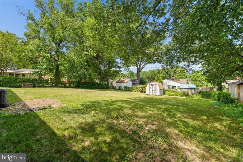Photo of 6803 ADELPHI ROAD