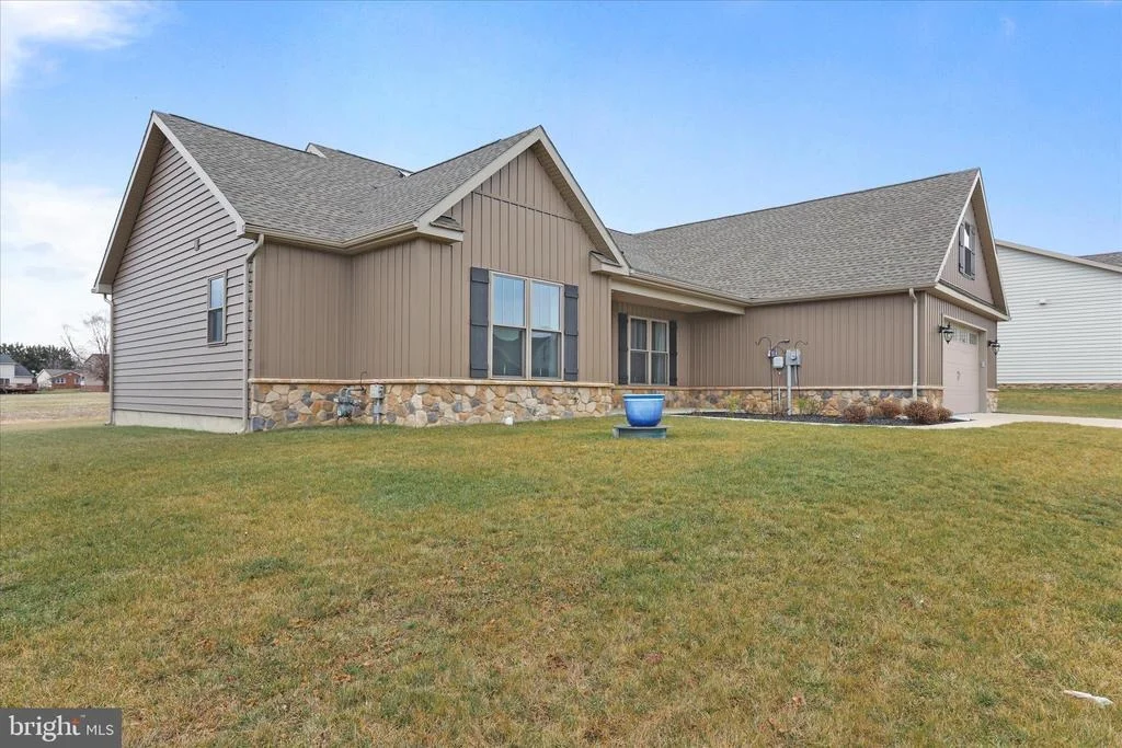 Photo of 41 SMITH CIRCLE