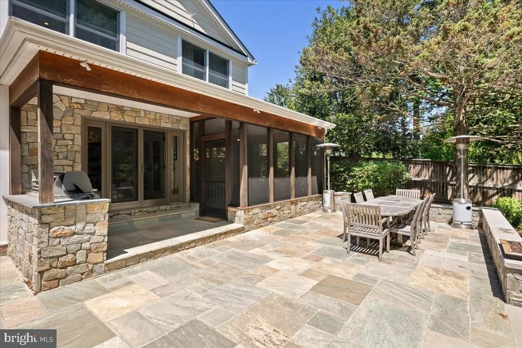 Photo of 6413 KENHOWE DRIVE