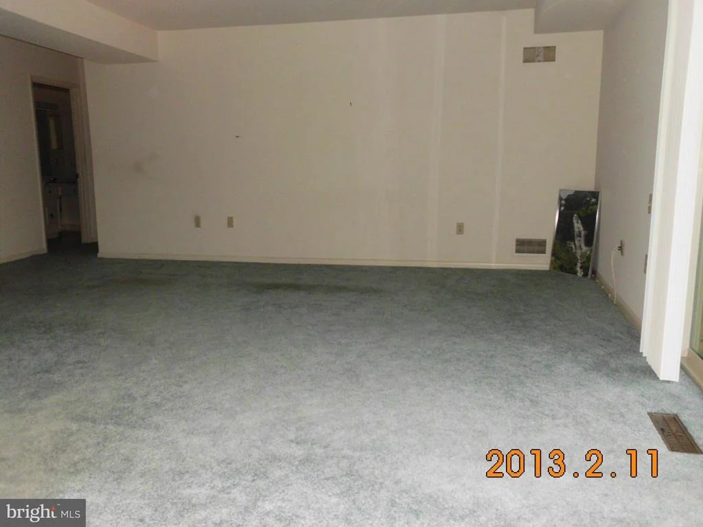 Photo of Unit 701A at 3350 GLENEAGLES DRIVE