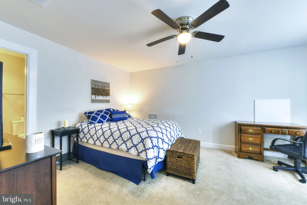 Photo of 33512 AUBURN DRIVE