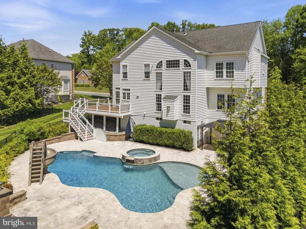 Photo of 1124 OAK TREE DRIVE