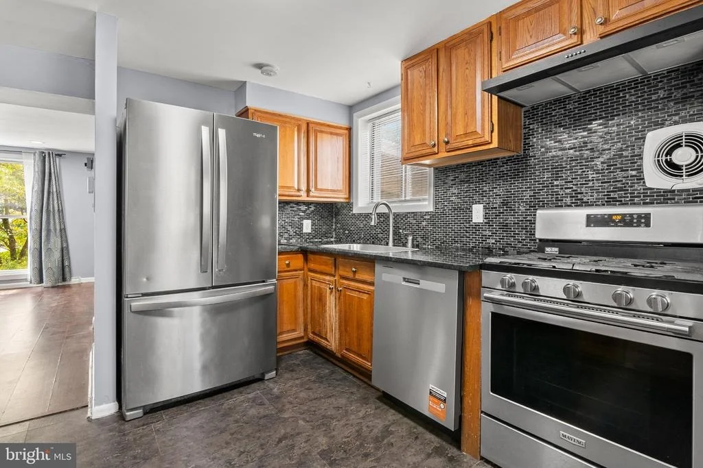 Photo of 2428 FOREST GREEN ROAD