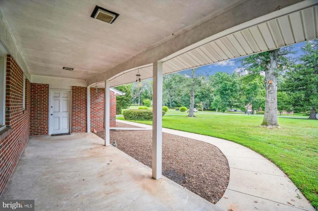 Photo of 16808 NORBROOK DRIVE