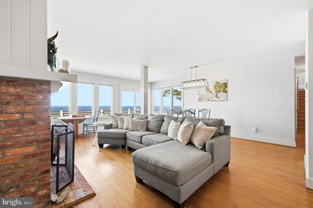 Photo of 5424 BEACH DRIVE