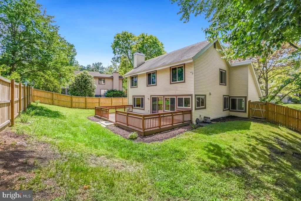 Photo of 19005 HARKNESS LANE