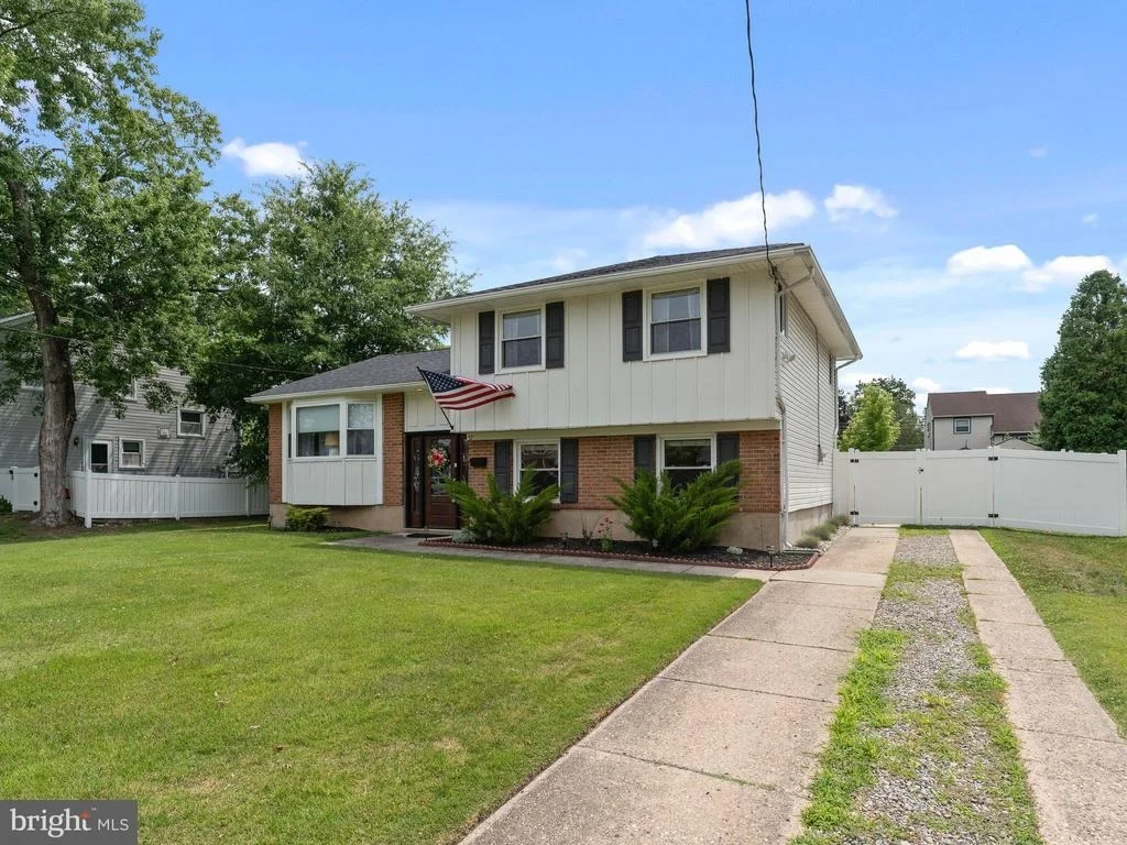 Photo of 52 LONGWOOD DRIVE